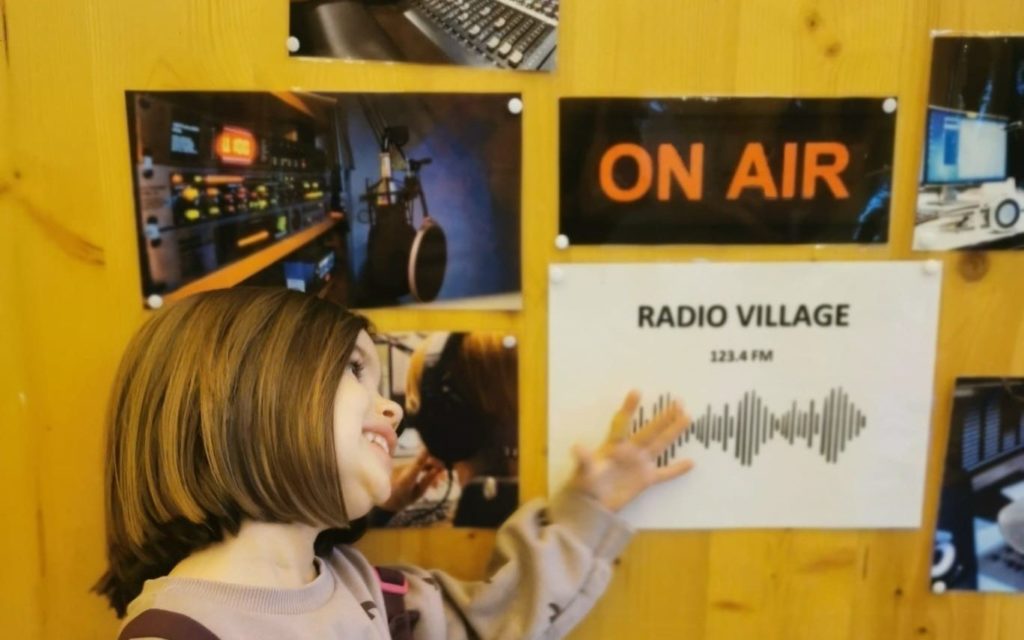 Naissance De Radio Village 3