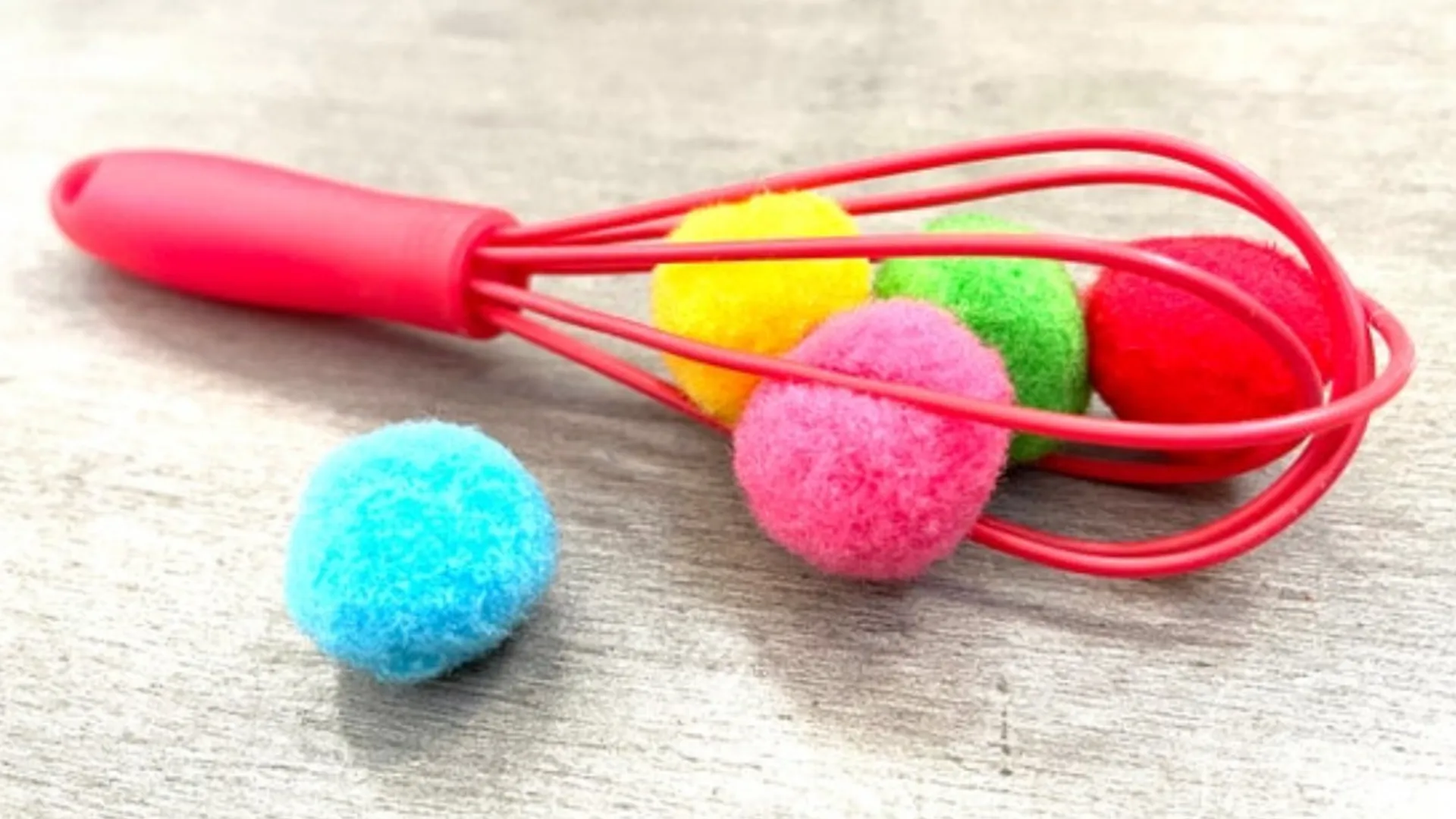 Les Petits Acrobates Pompons 00 Copie