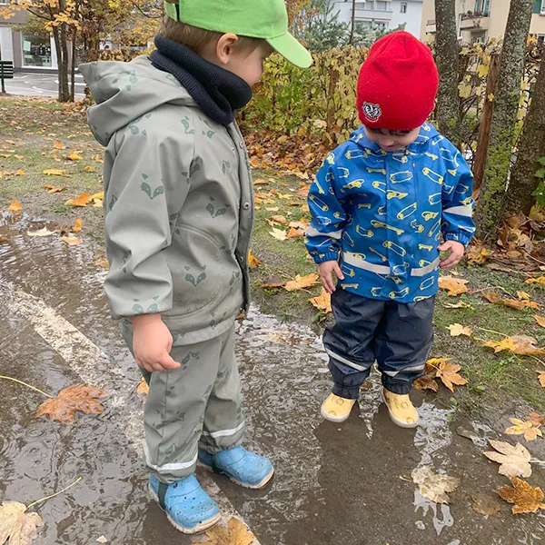 Petits Acrobates Flaque Exploration01