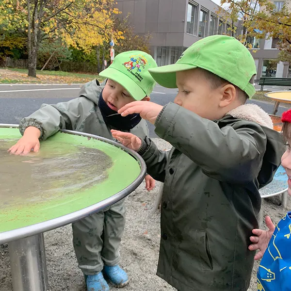 Petits Acrobates Flaque Exploration03