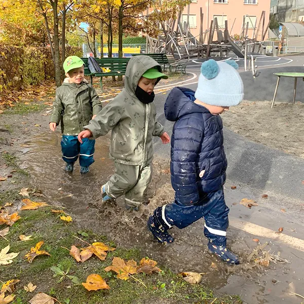 Petits Acrobates Flaque Exploration06