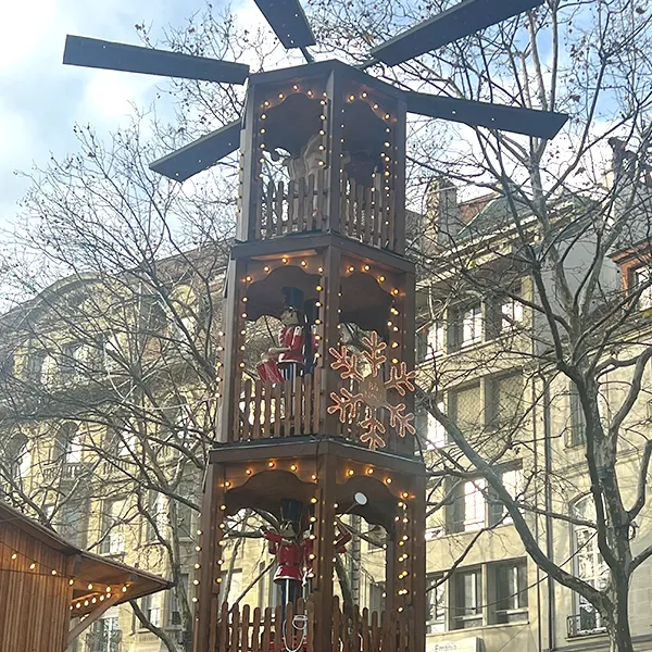 Les Petits Acrobates Marche Noel Lausanne Mini Trotteurs 01