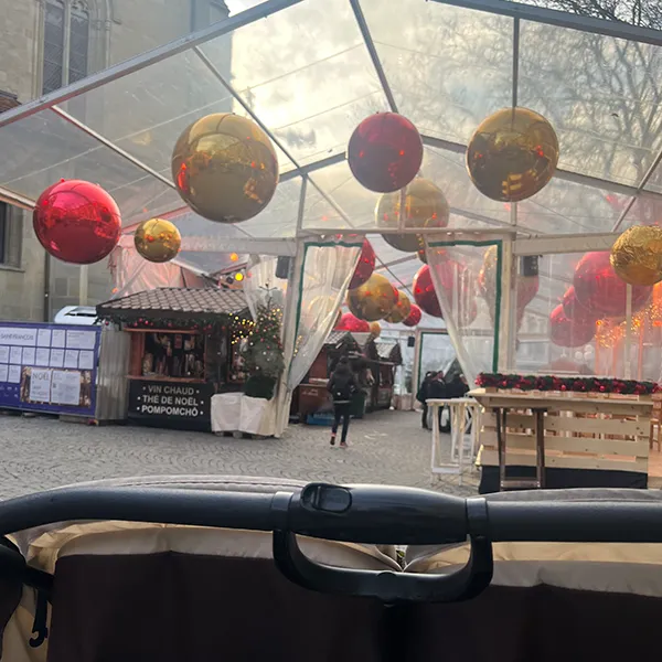 Les Petits Acrobates Marche Noel Lausanne Mini Trotteurs 02