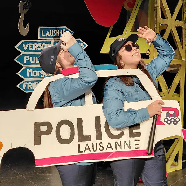 Petits Acrobates Noel Grue Lausanne Gare 04