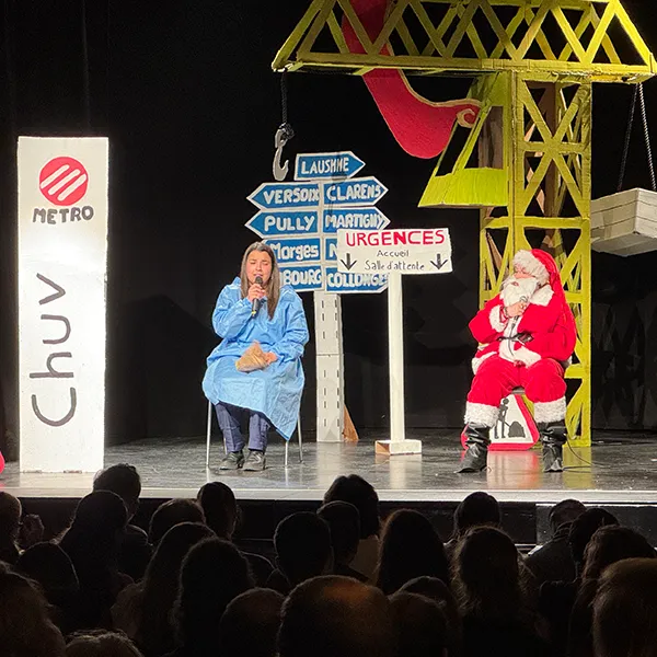 Petits Acrobates Noel Grue Lausanne Gare 10