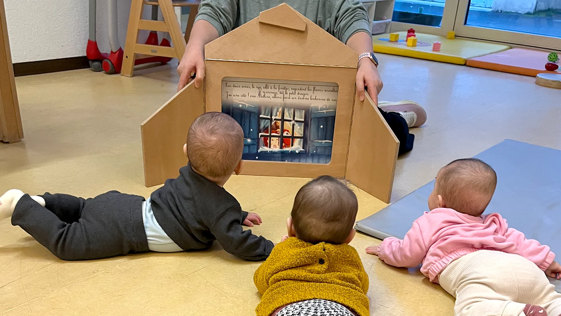 Petitsacrobates Kamishibai Nursery 00