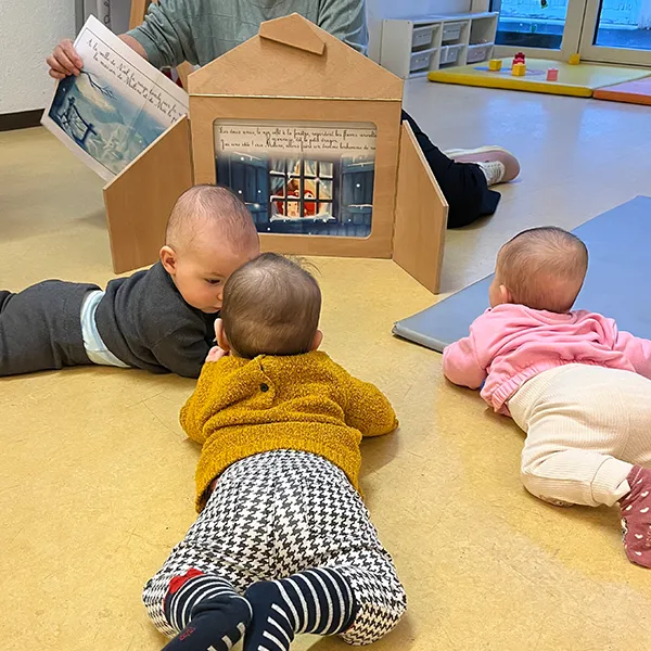 Petitsacrobates Kamishibai Nursery 01