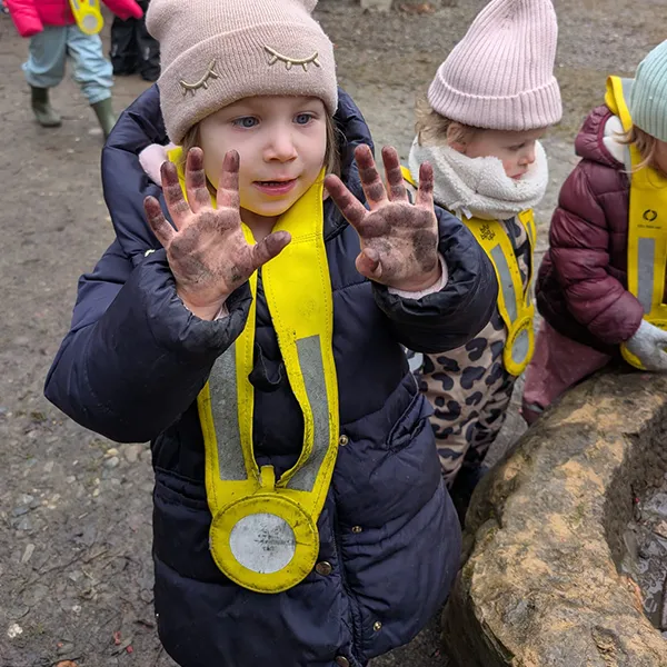 Petits Acrobates Dessin Charbon Enfants Lausanne 04