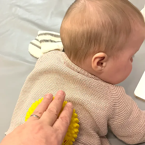 Petits Acrobates Massage Sensoriel Nurserie Lausanne Montchoisi 02