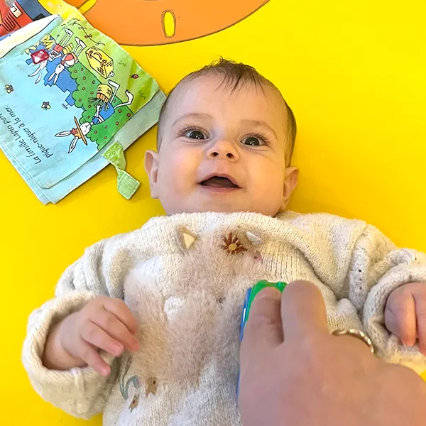 Petits Acrobates Massage Sensoriel Nurserie Lausanne Montchoisi 03