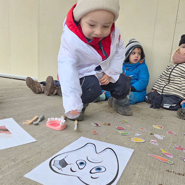 Petits Acrobates Village Medical Lausanne 01