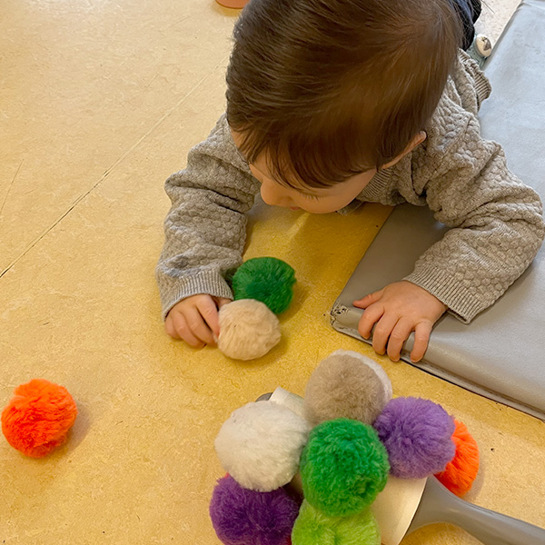 Motricite Fine Pompons Nurserie Lausanne Montchoisi 03