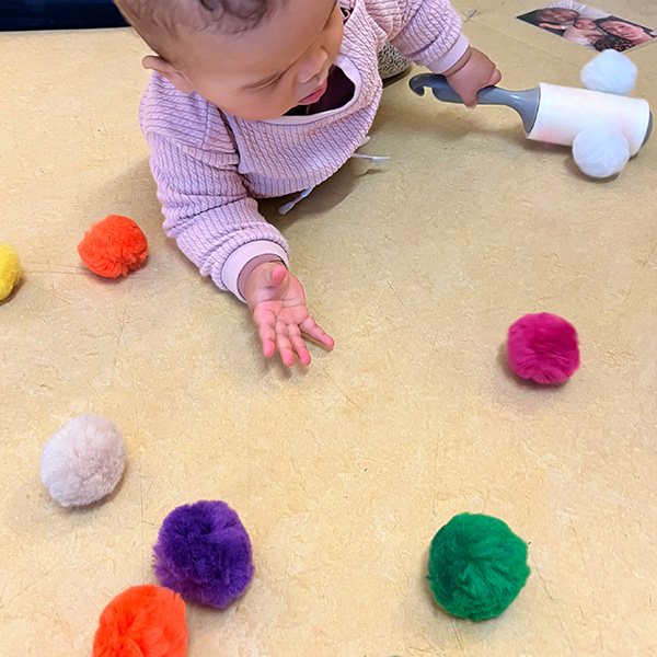 Motricite Fine Pompons Nurserie Lausanne Montchoisi 06