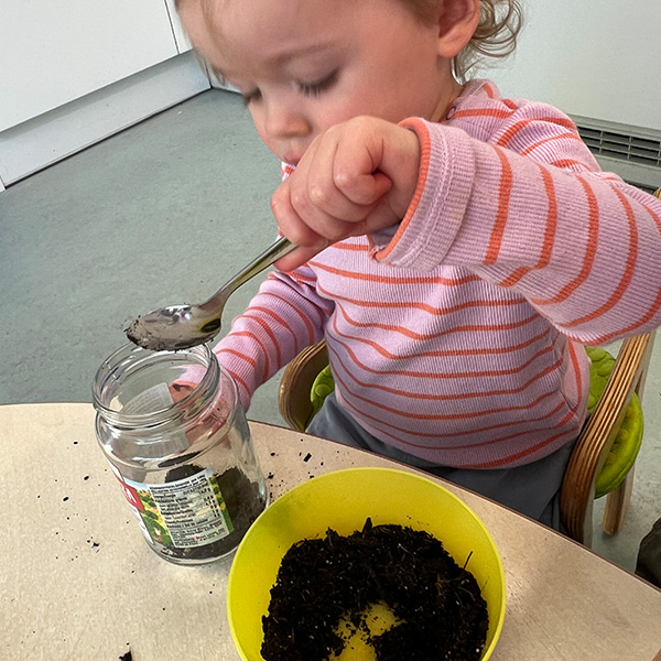 Plantation Graines Creche Lausanne Montchoisi 05