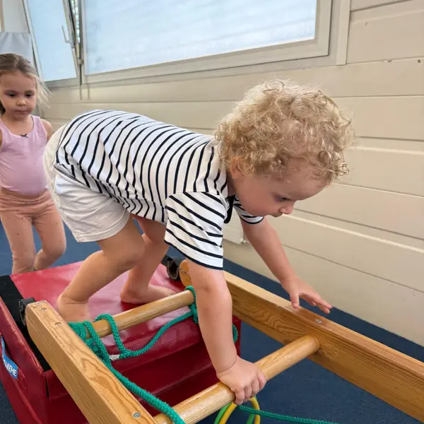 Creche Petits Acrobates Lausanne Ruche Sportive Equilibre 09 600x600