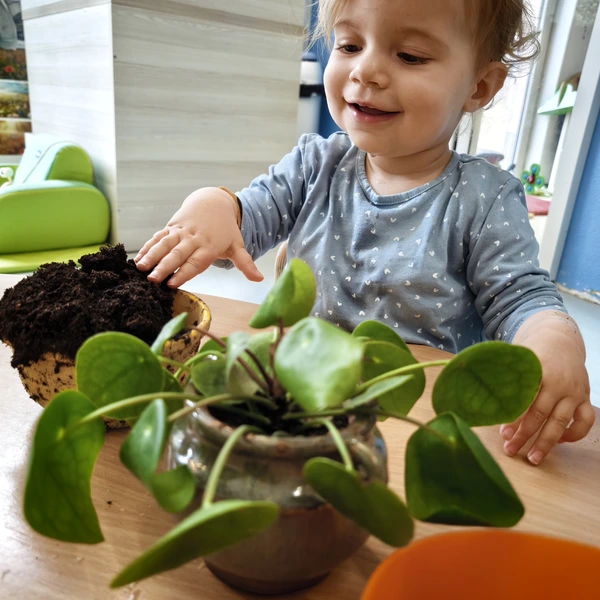Les Petits Acrobates Jardinage Mini Trotteurs Lausanne Montchoisi 01