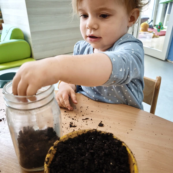 Les Petits Acrobates Jardinage Mini Trotteurs Lausanne Montchoisi 04